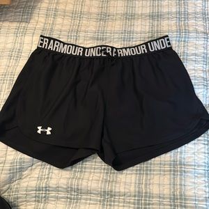 Under armour black shorts size small